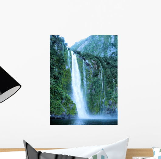 Wasserfall Am Milford Sound