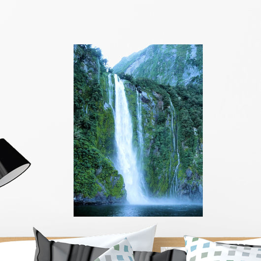 Wasserfall Am Milford Sound