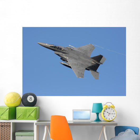 F15
