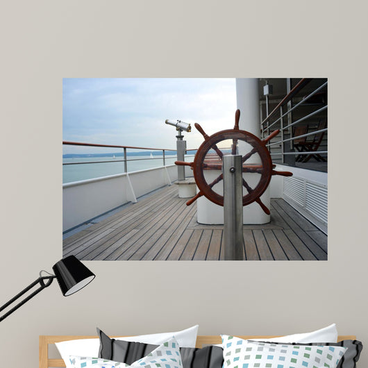 Steuerrad Und Fernrohr Auf Wall Decal