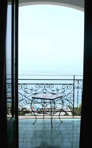 To Sea Wall Decal