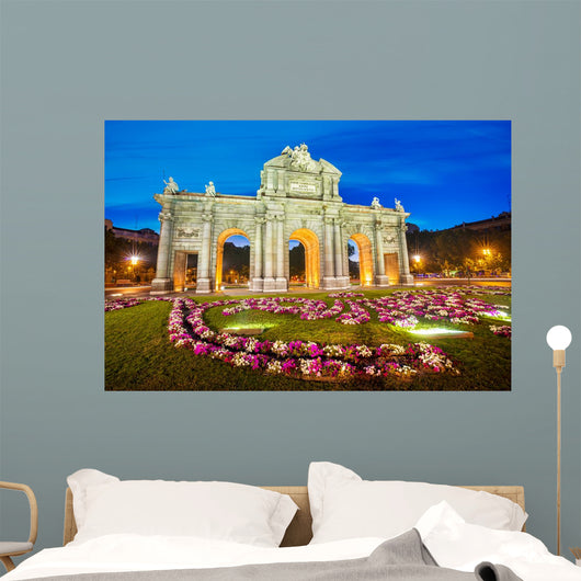 Puerta de Alcala, Madrid, Spain 