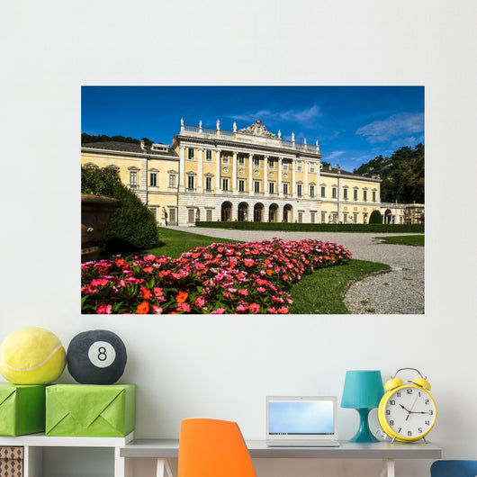 Como: Villa Olmo in spring 
