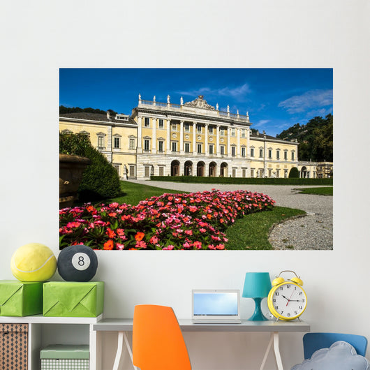 Como: Villa Olmo in spring 