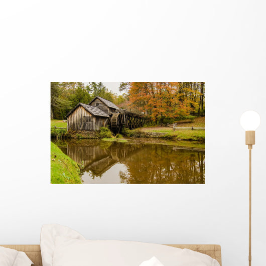 Virginia's Mabry Mill on the Blue Ridge Parkway in the Autumn se Wall Mural