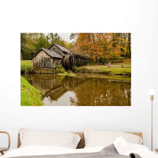 Virginia's Mabry Mill on the Blue Ridge Parkway in the Autumn se Wall Mural