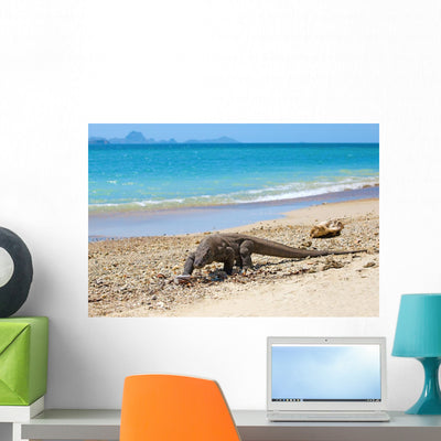 Komodo Dragon shown on a wall