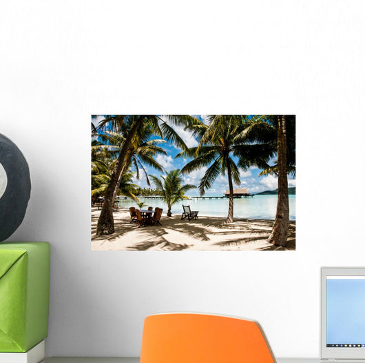 Palms on motu in french polynesia 