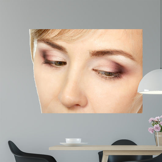 eyes makeup of mid adult woman 