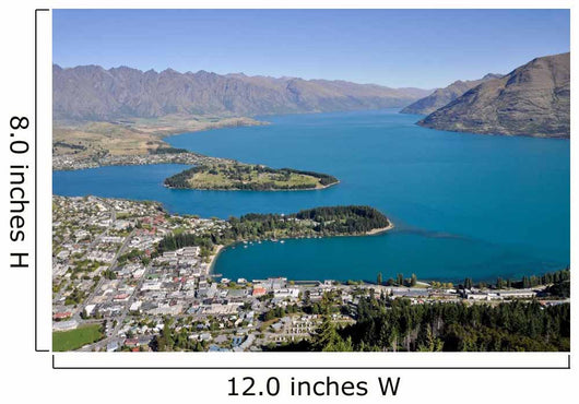 Queenstone and Wakatipu lake, New Zealand 