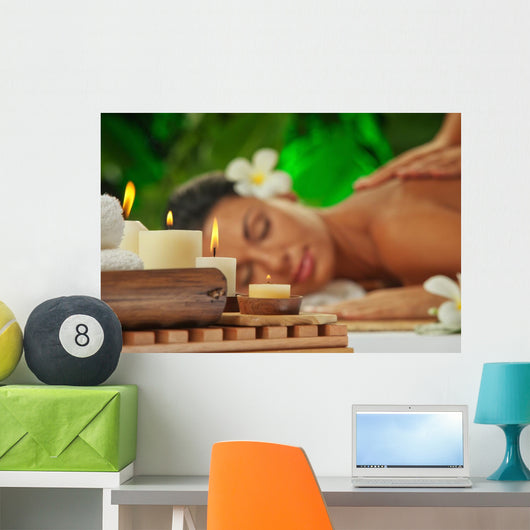spa. focused on candles 