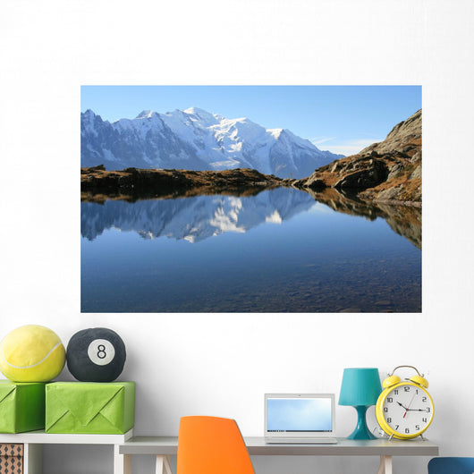 Lac de montagne Wall Mural