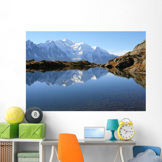 Lac de montagne Wall Mural