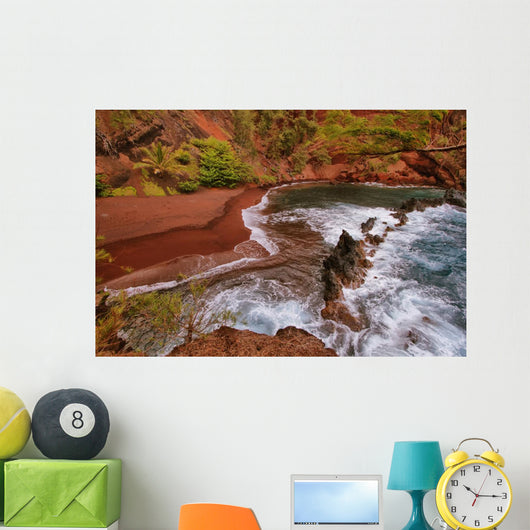 Kaihalulu red sand beach 