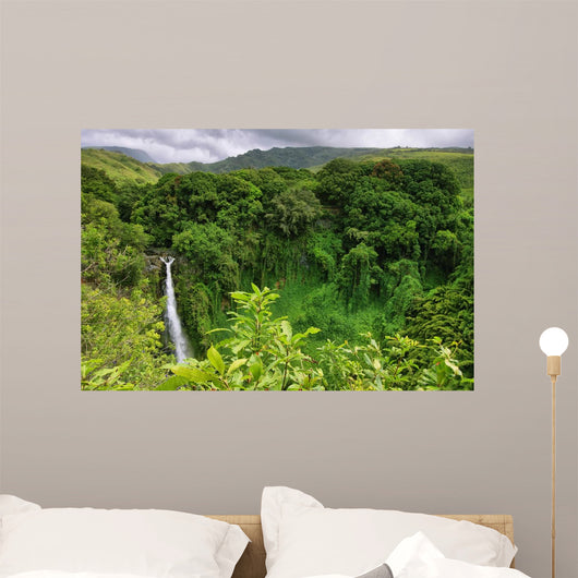 Makahiku falls in Waimoku falls trail 