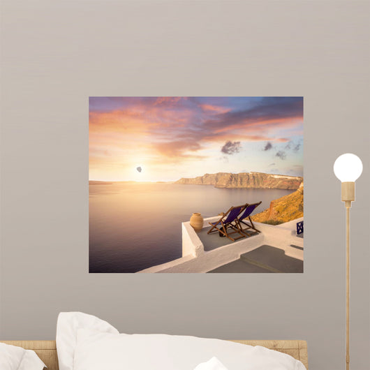 Santorini balconny with view at the sea 