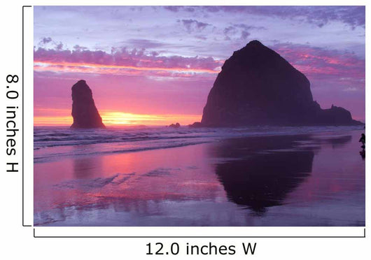 Haystack Rock at Cannon Beach, Oregon on the Pacific Coast. 