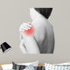 Pain in the women's shoulder 