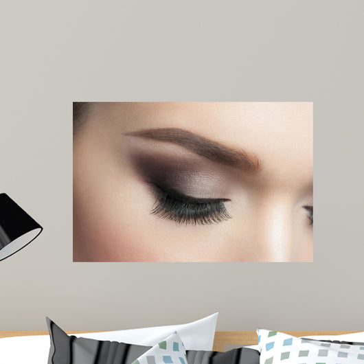 Eye makeup 
