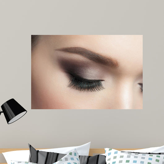Eye makeup 