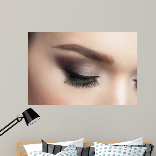 Eye makeup 