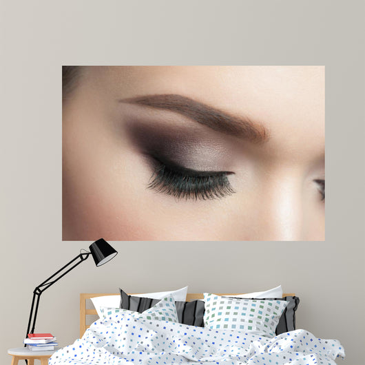 Eye makeup 