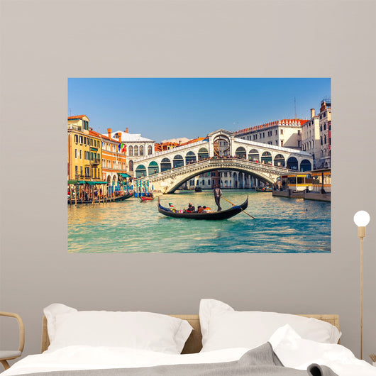 Rialto Bridge in Venice 