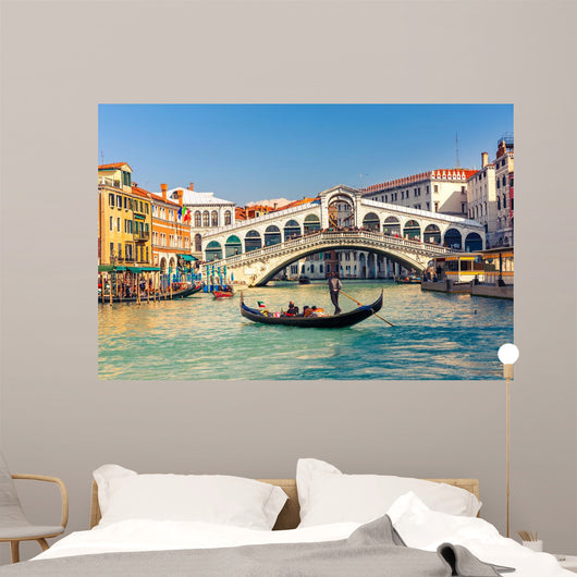 Rialto Bridge in Venice 