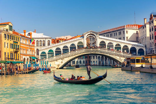Rialto Bridge in Venice 