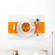 CafÃ© crÃ¨me sur fond orange et blanc. Wall Mural