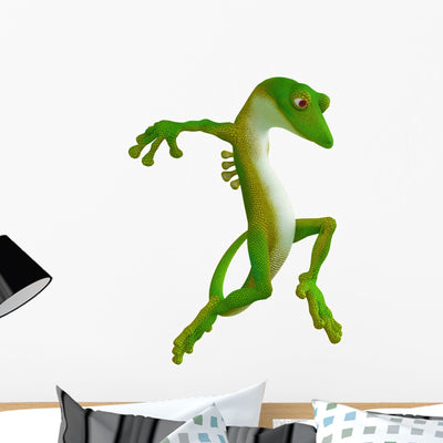 Gecko Jumping shown on a wall