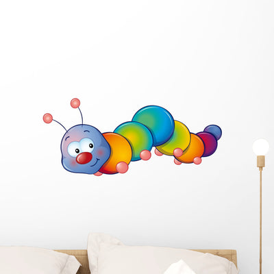 Regenbogenraupe shown on a wall