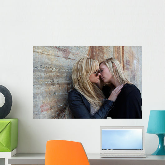 women flirting Wall Mural