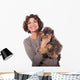Donna e bassotto sorridenti Wall Decal