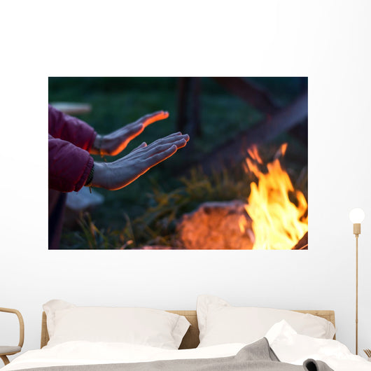 warming hands Wall Mural