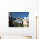 Plongeur, bras levÃ©s, sur le pont de Mostar en Bosnie. Wall Mural