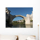 Plongeur, bras levÃ©s, sur le pont de Mostar en Bosnie. Wall Mural
