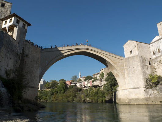 Plongeur, Bras Levã©S, Sur Le Pont De Mostar En Bosnie. Wall Decal