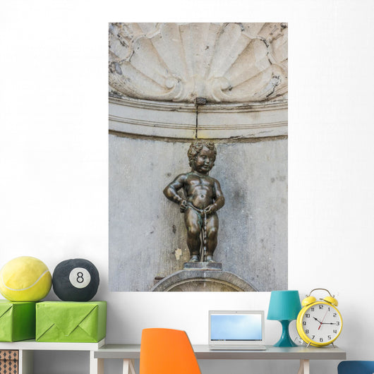 Manneken Pis sculpture in Brussels, Belgium Wall Mural