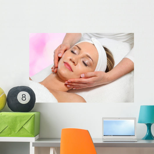 Gesichtsmassage Wall Mural