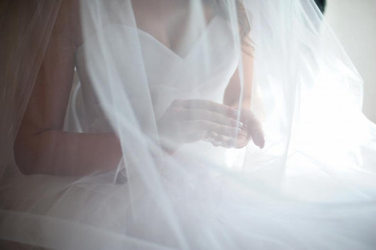 bride under veil Wall Mural
