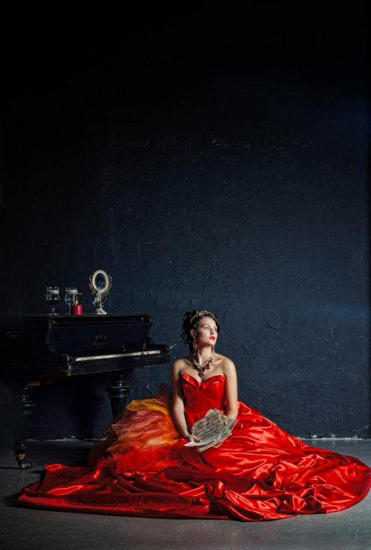 Lady in red Wall Decal