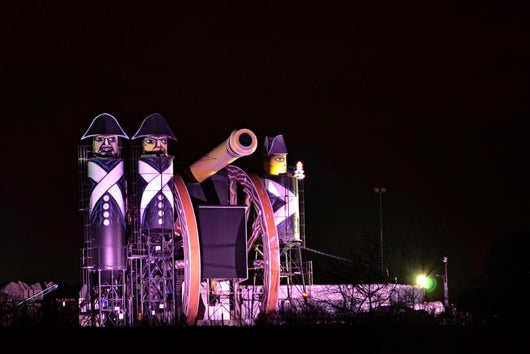 Night town - illuminated soldiers monument Wall Decal