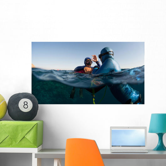 Free Divers Wall Decal