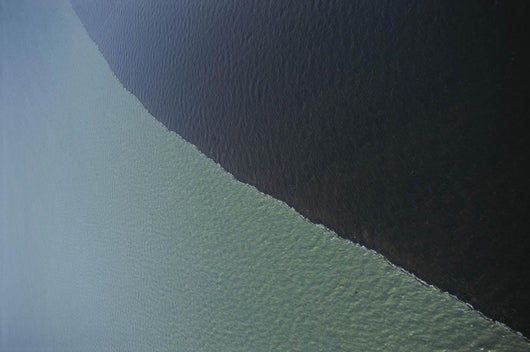  waters of Jardine Gulf contrast dramatically  Wall Mural