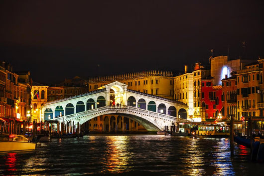Rialto Bridge (Ponte Di Rialto) in Venice, Italy Wall Decal