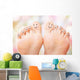 schÃ¶ne FÃ¼ÃŸe mit lachenden Gesichtern Wall Mural