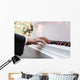 weiÃŸes klavier bei einer hochzeit Wall Mural