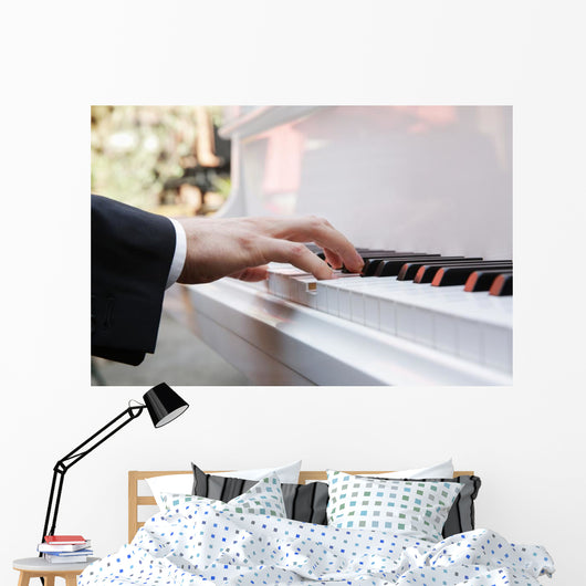 weiÃŸes klavier bei einer hochzeit Wall Mural