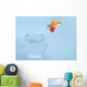 Goldfisch springt aus Glas Wall Mural